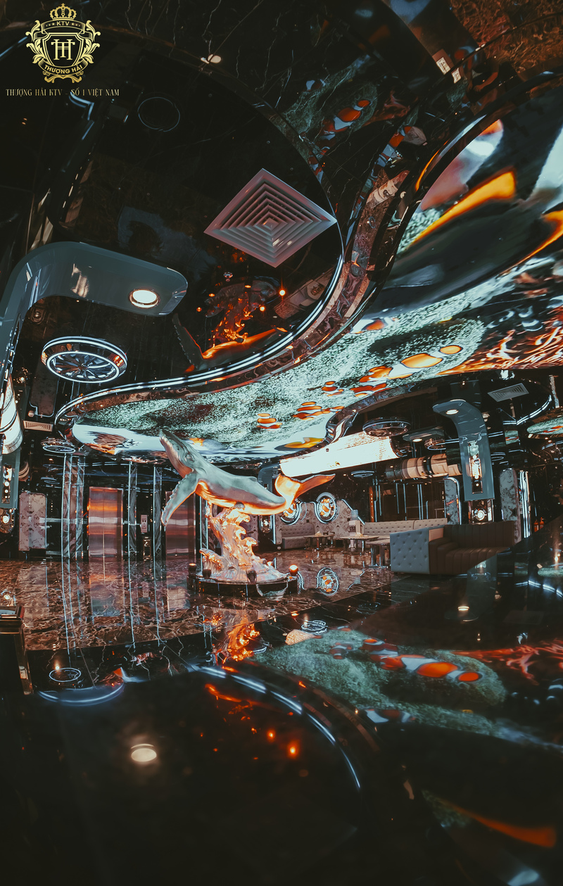Shanghai KTV 鯊魚造景、海洋 LED 天幕與環形沙發的店內包廂